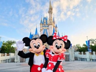 Disney Packing Essentials for Families (What I’d Actually&nbsp;Pack)